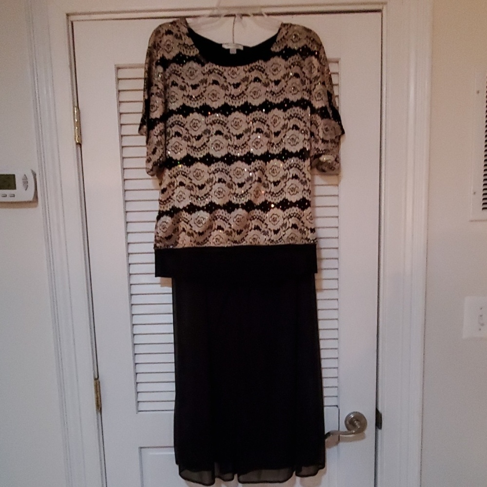 2 piece outfit Black and Gold